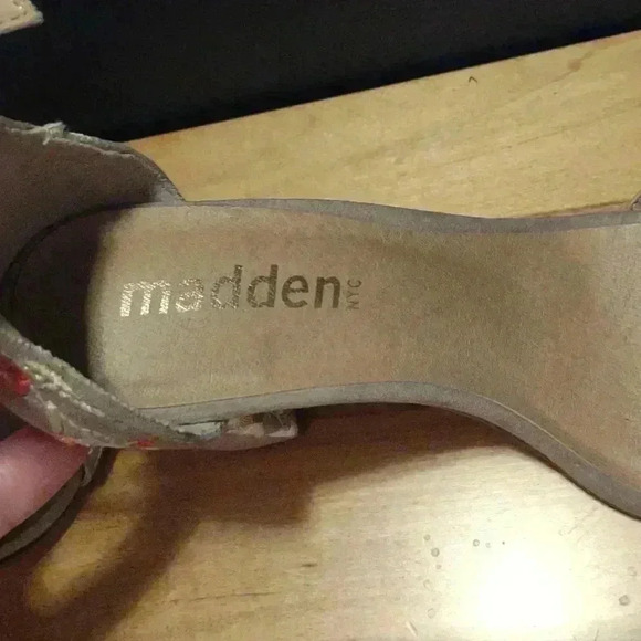 Madden embroidered beige high heels size 6‎ - Picture 5 of 5